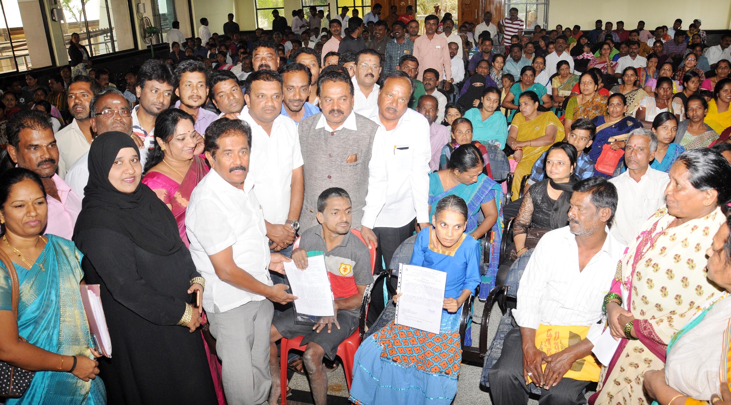 ಮೈಸೂರು: ಸಾಲ ಸೌಲಭ್ಯದ ಮಂಜೂರಾತಿ ಆದೇಶ ಪತ್ರ ವಿತರಣೆ